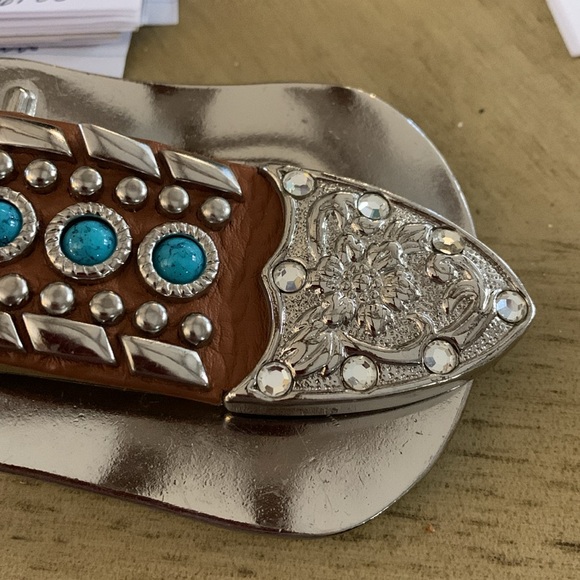 Genuine Italian leather turquoise studded belt with silver details. 41” long - Picture 4 of 9